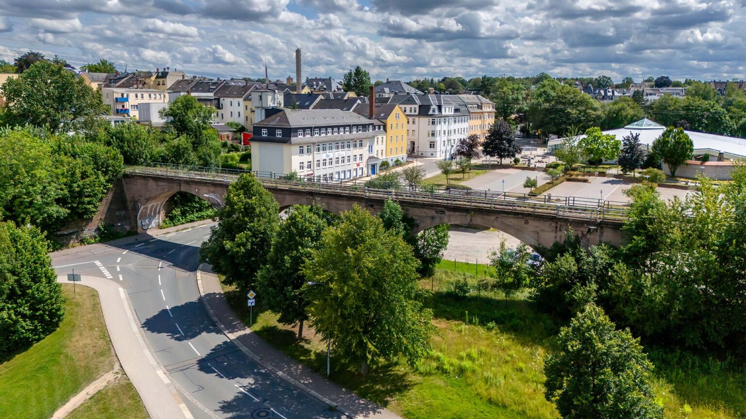 Die Strecke der Stufe 4 führt über die Brücke an der Peniger Straße in Limbach-Oberfrohna.